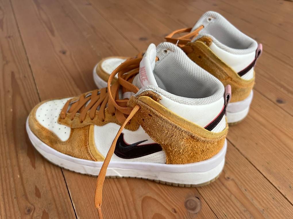 Scarpe da donna: Nike Dunk High Rebel Rush Maroon Sunset, Gr. 37.5 – Usato da Ebertswil venduto da vvu 3