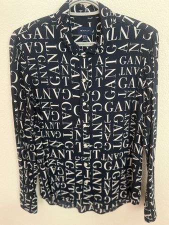Gant Hemd dunkelblau mit Logo-Print Grösse 36 Zustand gut