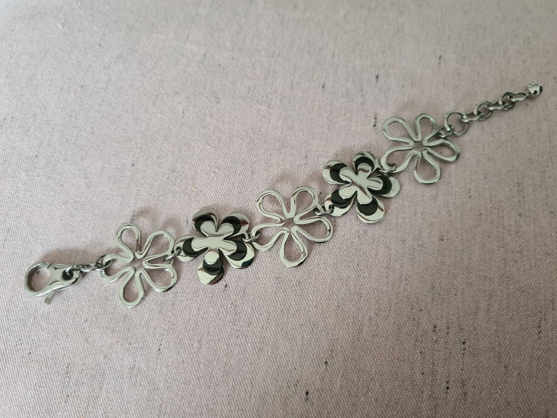 Bracciali & Braccialetti: Bracelets "fleurs" – Nuovo (secondo la descrizione) da Courtelary venduto da syllou1978