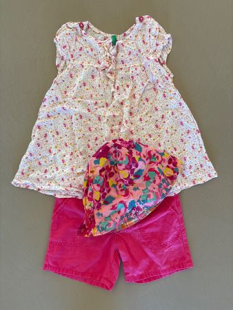 2 Mädchenoutfits, Grösse 4-6 Jahre