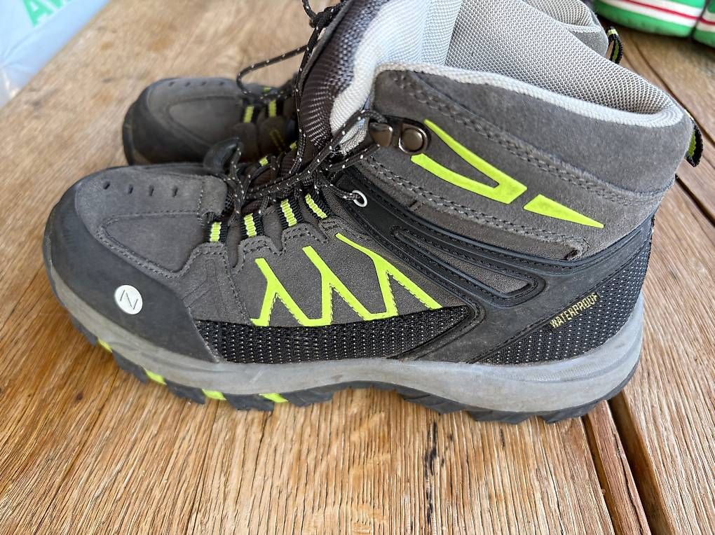 Scarpe da uomo: Wanderschuhe Gr.38 – Usato da Thun venduto da danceT 1