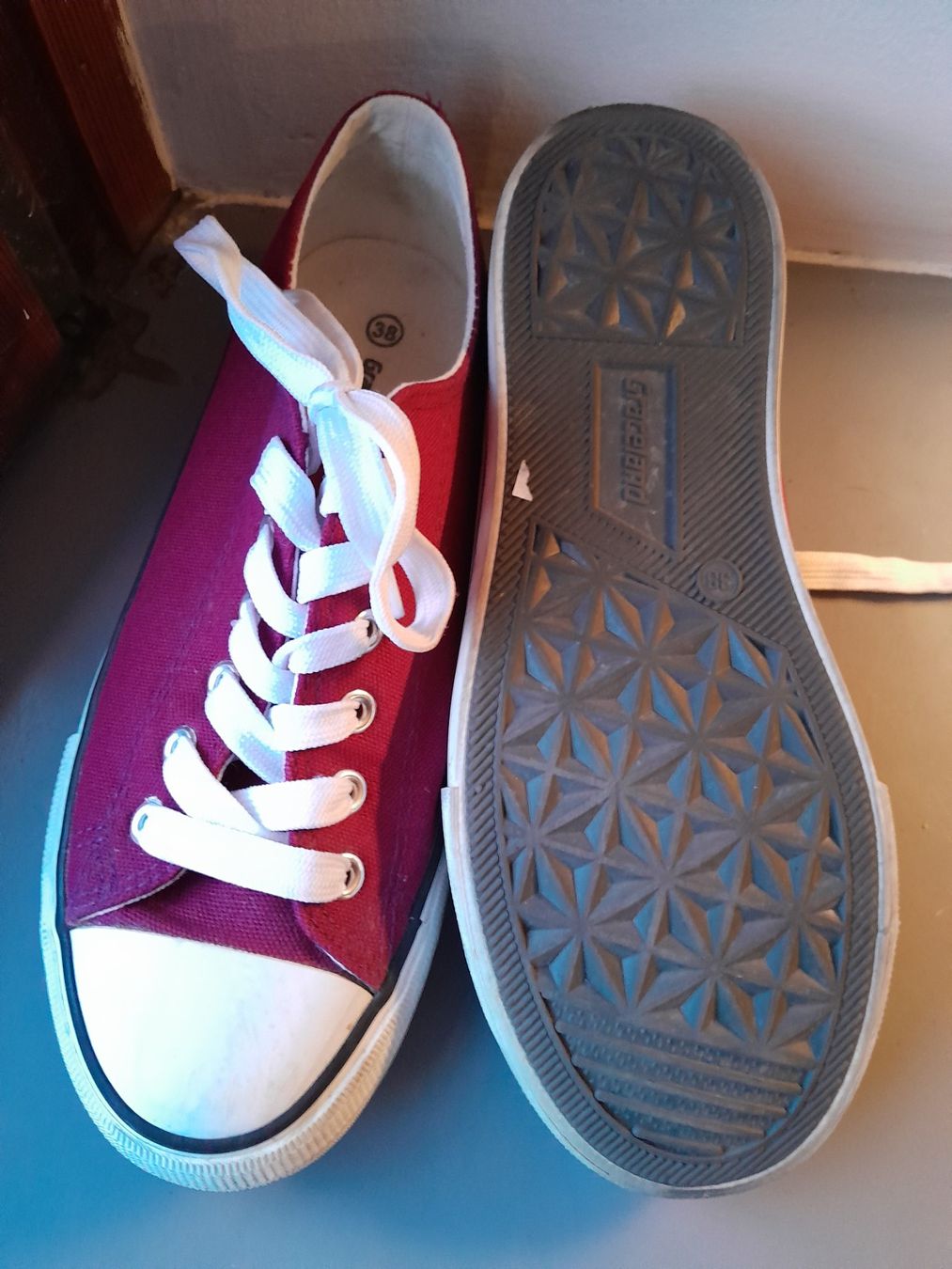 Scarpe da uomo: Turnschuhe – Usato da Nuglar venduto da jentel 2