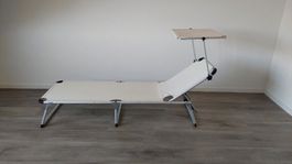 Liegebett mit Sonnendach