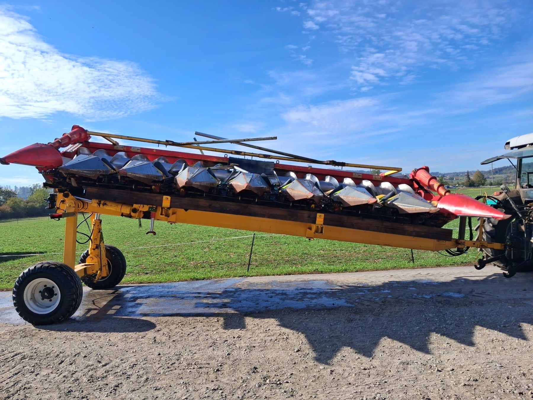 Toutes les machines: Maispflücker / Maisgebiss / Feldhäcksler  – D'occasion à Seuzach par hri_xlg8 1