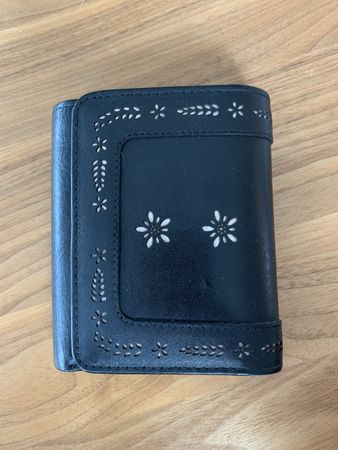 Schwarzes Portemonnaie mit Blumenmuster - Top Zustand!