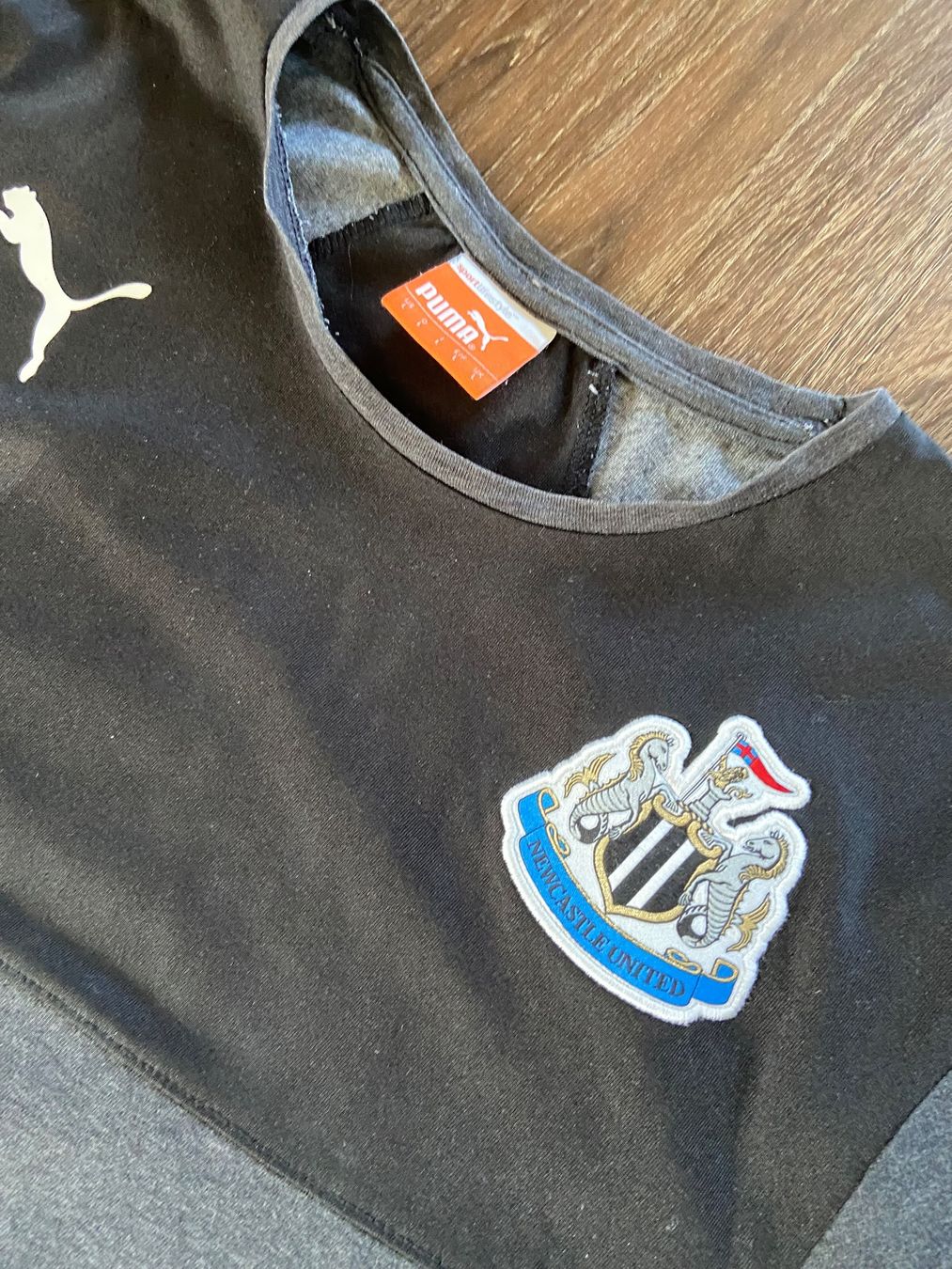 Puma Leibchen & Hosen: Newcastle United Trainingstrikot Gr. L – Gebraucht aus Muttenz von nataschasia 1