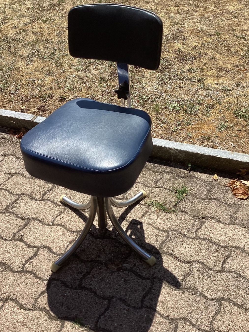 Stühle: Chaise de bureau en cuir – Gebraucht aus DELéMONT von phi_nono 2