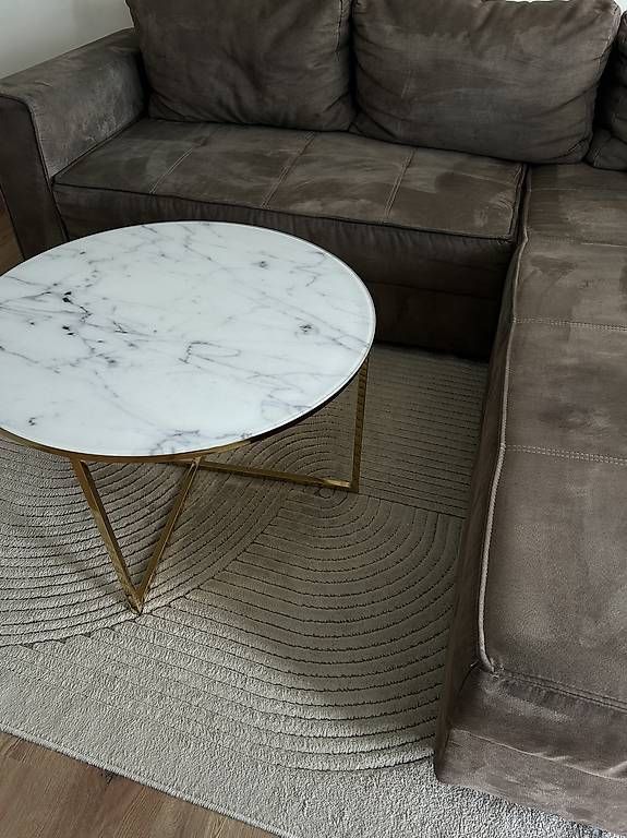 Divani: Sofa und Wohnzimmertisch – Usato da Murten venduto da j_m_bsq7 1