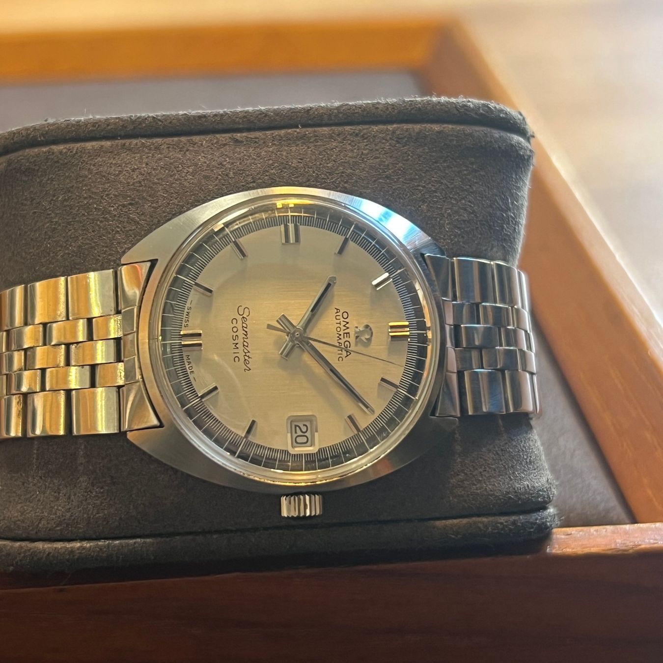 Omega Uhren: Omega Seamaster Cosmic Vintage Automatic Date 166.023 – Gebraucht aus Carouge GE von Watchaser 6