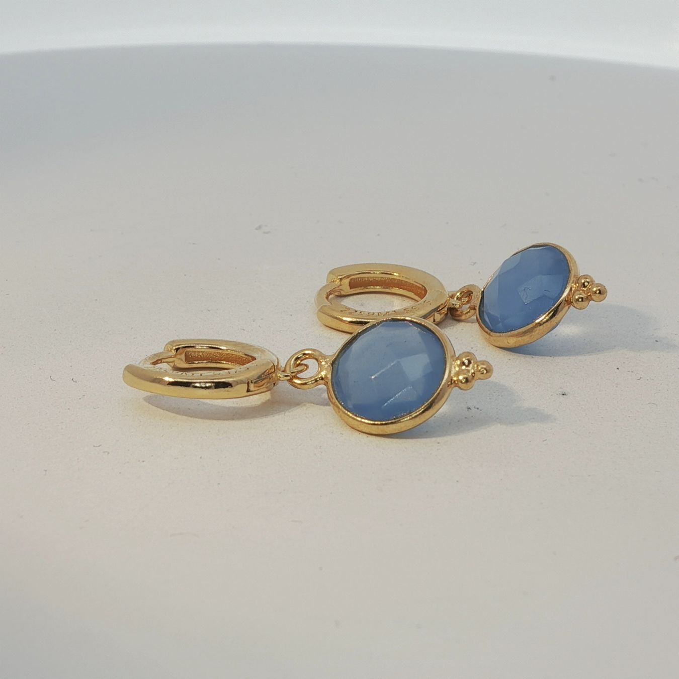 Olga Ribler Ohrringe & -stecker: Kreolen mit blauem Chalcedon – Neu (gemäss Beschreibung) aus Luzern von MonikaS03 2