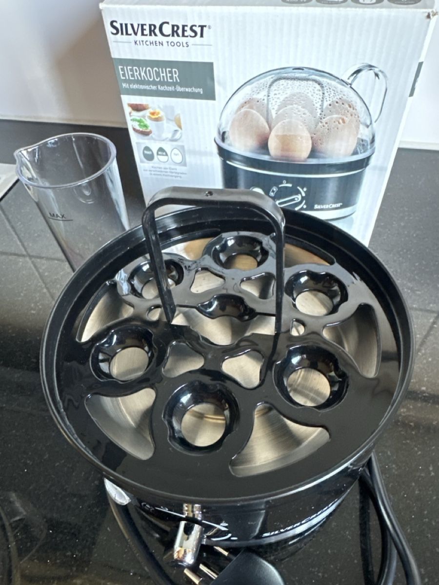 SilverCrest Elettrodomestici da cucina: Eierkocher Silvercrest schwarz 1-7 Eier neuwertig – Usato da Zürich venduto da DeLucxe 2