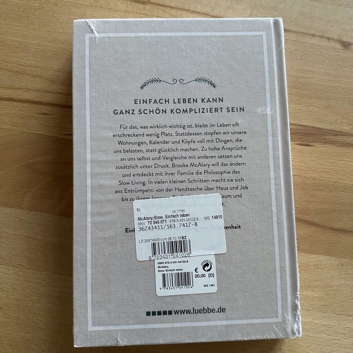 Libri: SLOW - Brooke McAlary, noch verschweisst – Nuovo e nell'imballaggio originale da Sax venduto da kaulquappe01 1