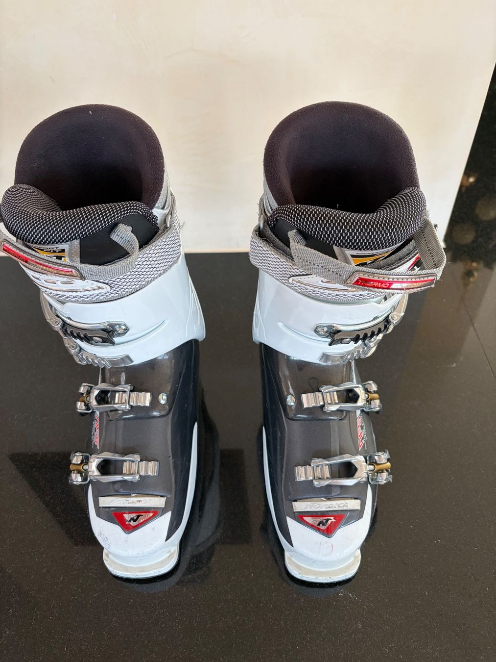 Nordica Damenschuhe: Nordica Damen-Skischuhe, – Gebraucht aus Riehen von babba1958 6