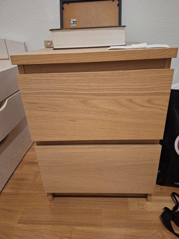 Commodes: Kleine Holzkommode, 2 Schubladen – D'occasion à Zürich par alvfer