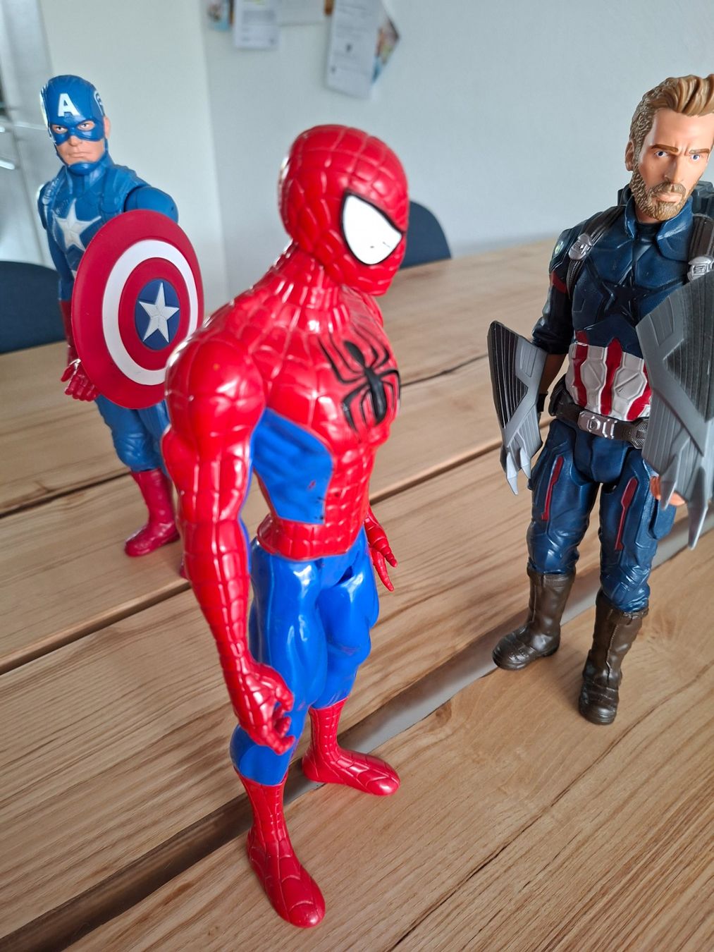 Marvel Spielzeuge: Marvell Action Figuren Set – Gebraucht aus Neunkirch von S_Keller_04 4