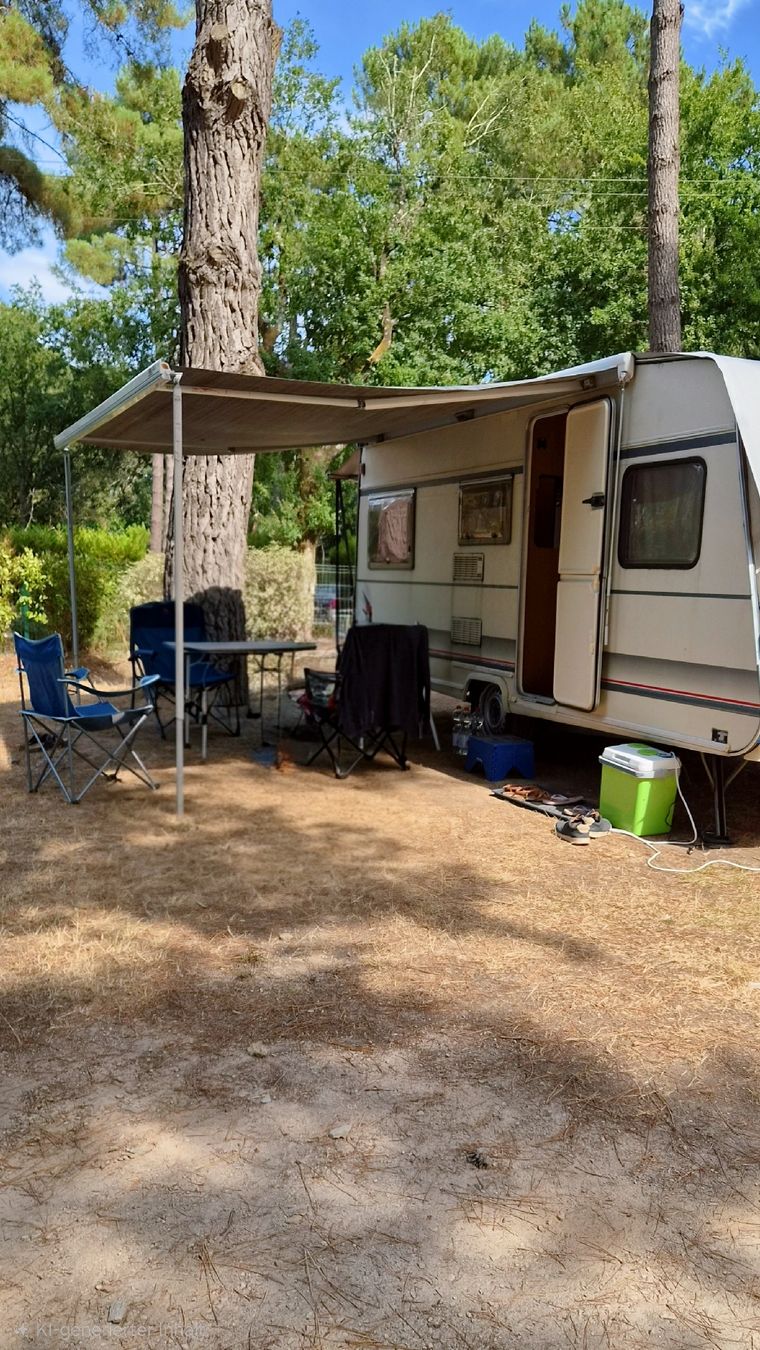 Bürstner Véhicules de camping: Vollausgestatteter Bürstner Wohnwagen Klassiker – D'occasion à Aarau par Saskia.94 6