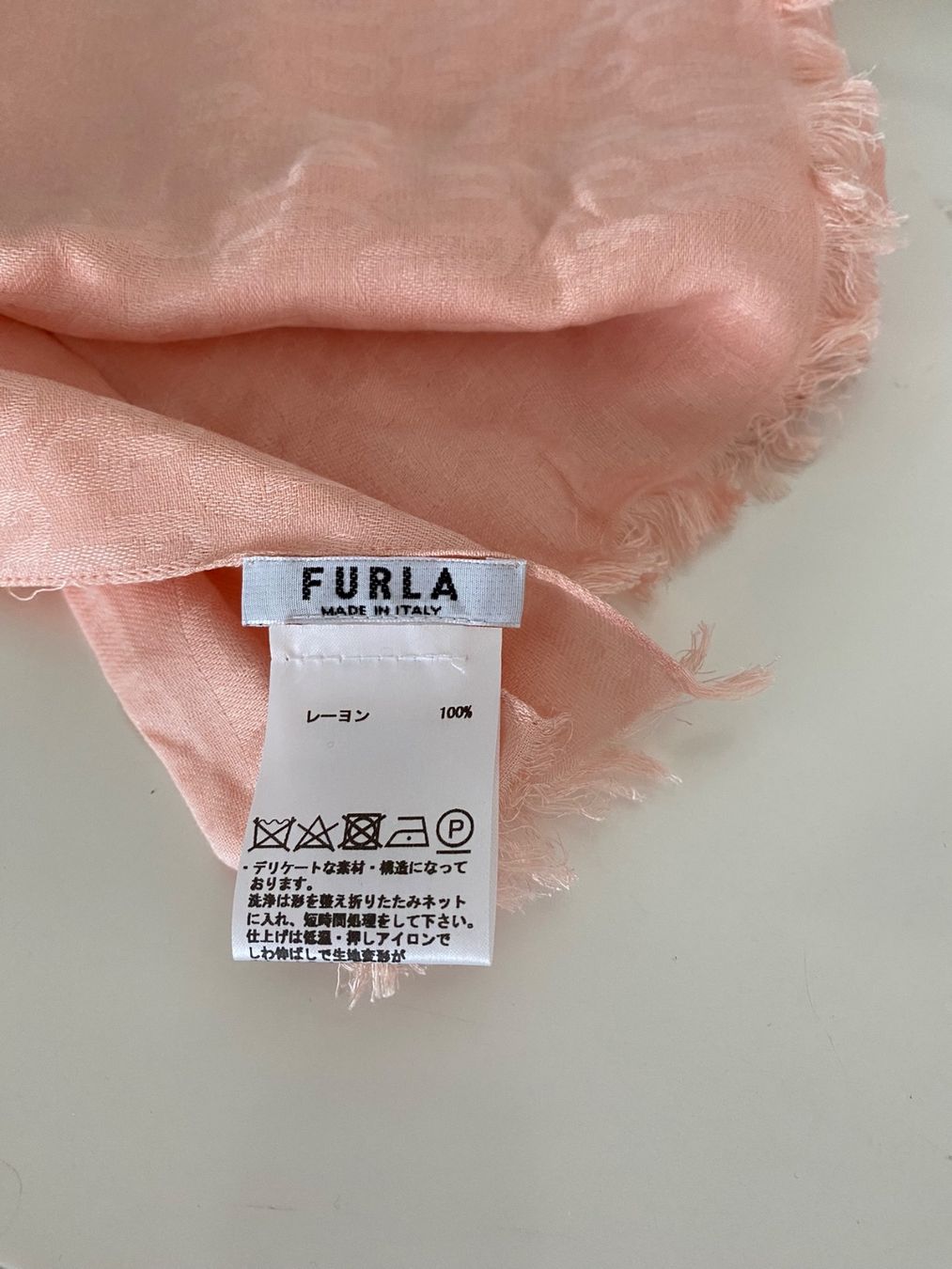 Furla Foulard & Sciarpe: FURLA Schal Rosa NEU – Nuovo e nell'imballaggio originale da Zuerich venduto da Moochie 4