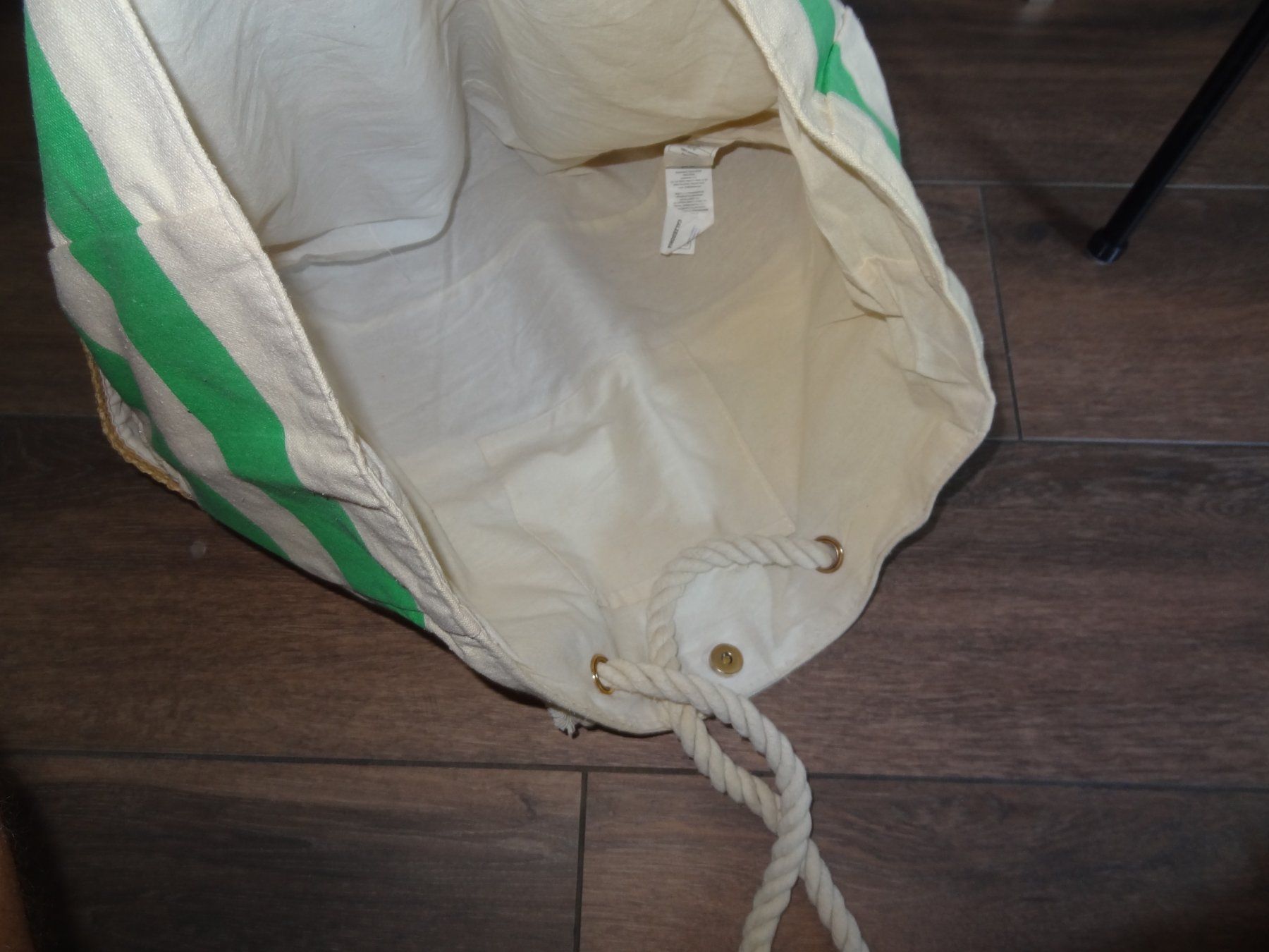 Calzedonia Sacs femmes: Sac de plage Calzedonia rayé vert blanc – D'occasion à Satigny par salvatore73 5