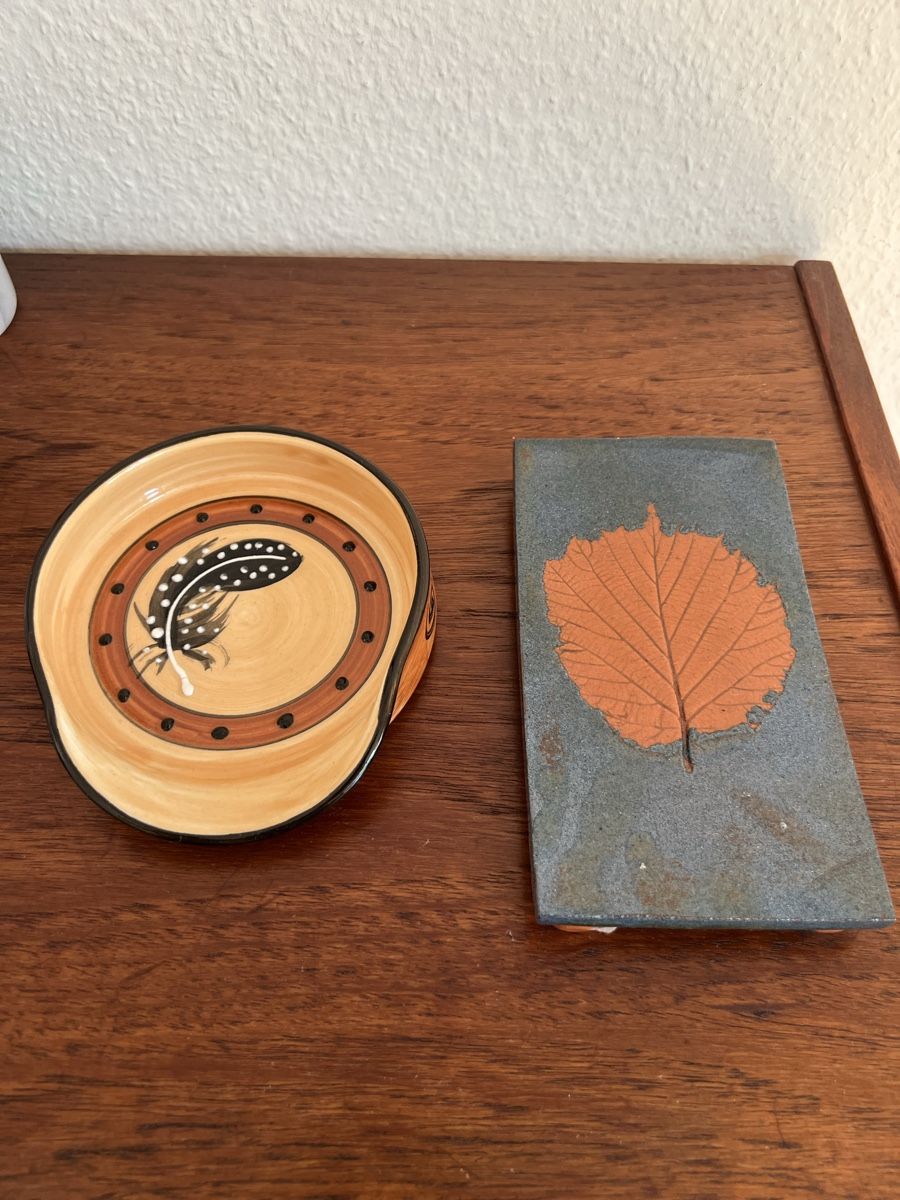 Set di piatti: Hand made pottery – Nuovo (secondo la descrizione) da Zürich venduto da Zurich_TimeCapsule