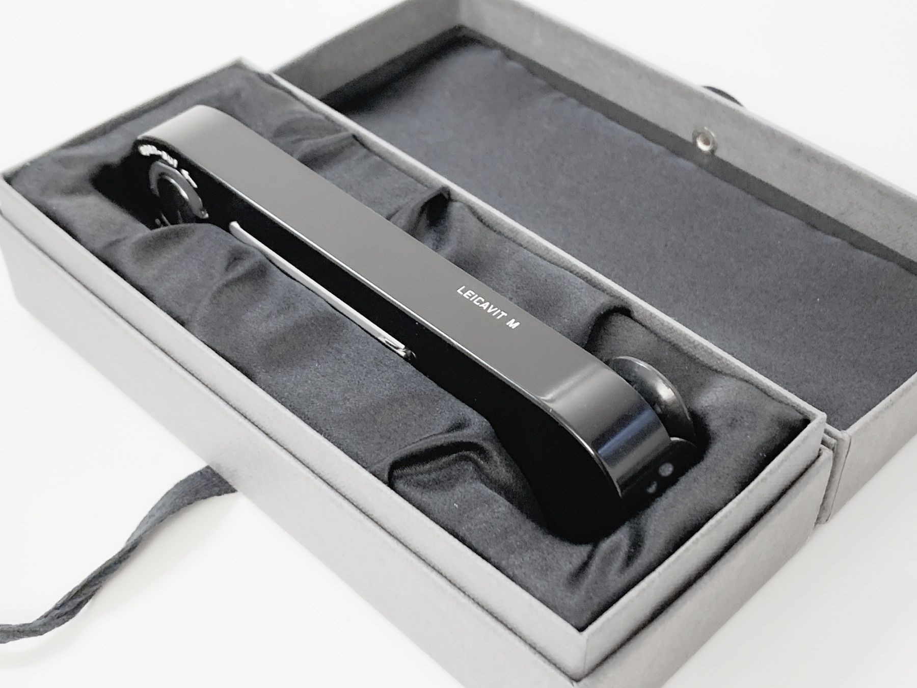 Leica Kamera: Leica Leicavit-M Schwarz Lack Typ 14009 – Gebraucht aus Volketswil von qiqo