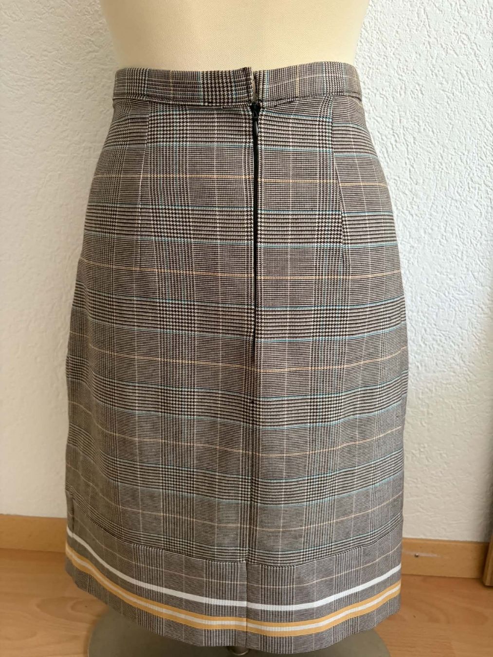 Röcke: Jupe mit Original Chanel Knöpfe – Gebraucht aus Liestal von aarroon 1