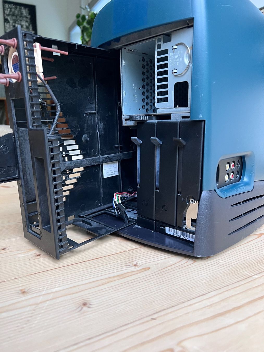Custodie: Silicon Graphics SGI O2 Gehäuse, Mini-ITX Case Mod – Usato da St. Gallen venduto da stephan.a 2