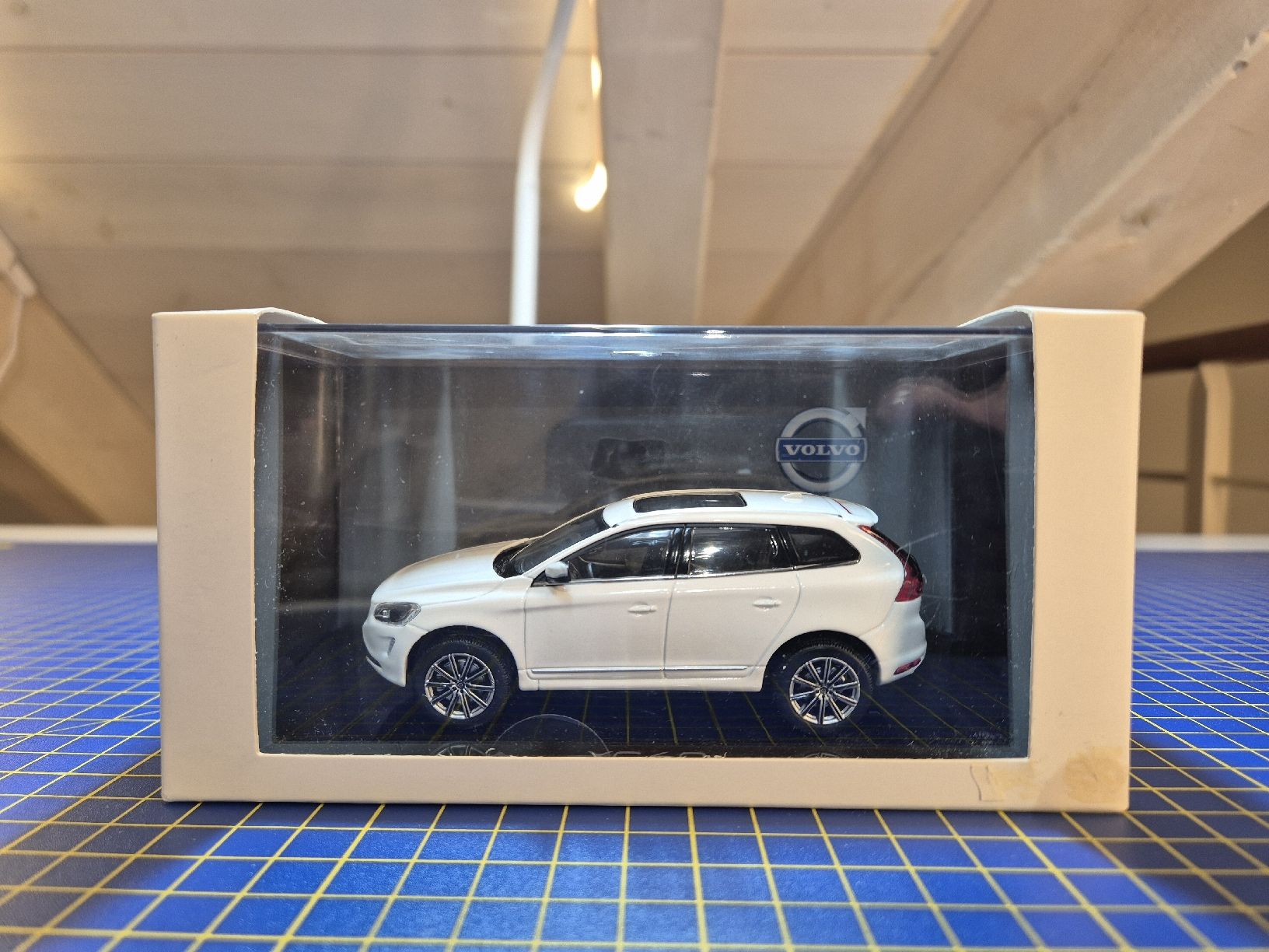Volvo Modellini d'auto: Volvo XC60 1:43 – Nuovo e nell'imballaggio originale da Lachen SZ venduto da bow_wdl9