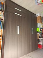 Schrank dunkelbraun mit 5 Tueren und 2 Schubladen guter Z...