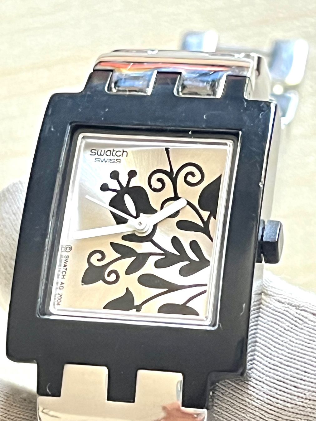 Swatch Orologi: Schöne Swatch Uhr mit Blumenmuster, elegant & zeitlos – Usato da Grenchen venduto da chththl 4
