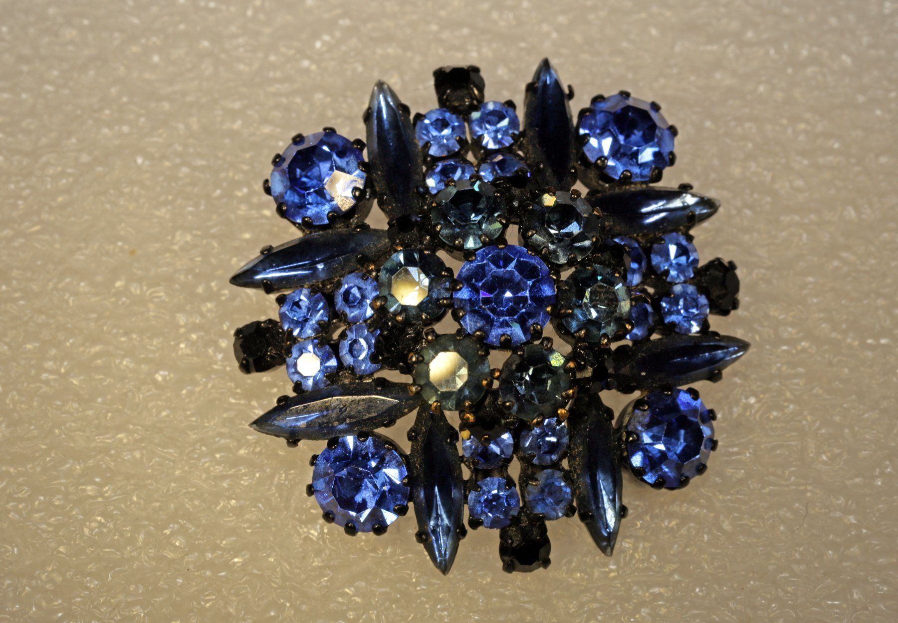 Spille & Fermagli: Broche ancienne Lapis-Lazuli – Nuovo (secondo la descrizione) da Fontenais venduto da Aube-sauvage.2