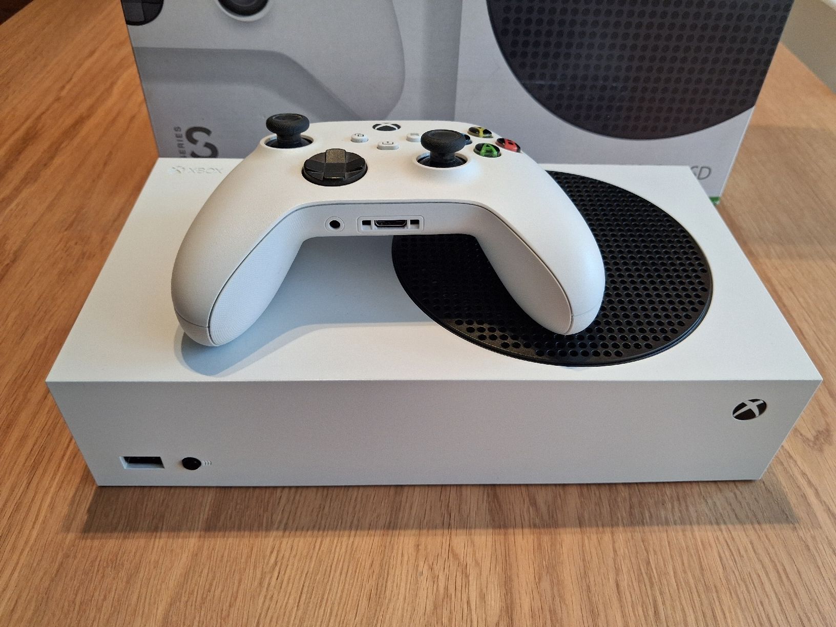 Microsoft Konsolen: Xbox Series S inkl. Controller und Joystick – Gebraucht aus Brienz BE von ThomysHobbyLobby 2