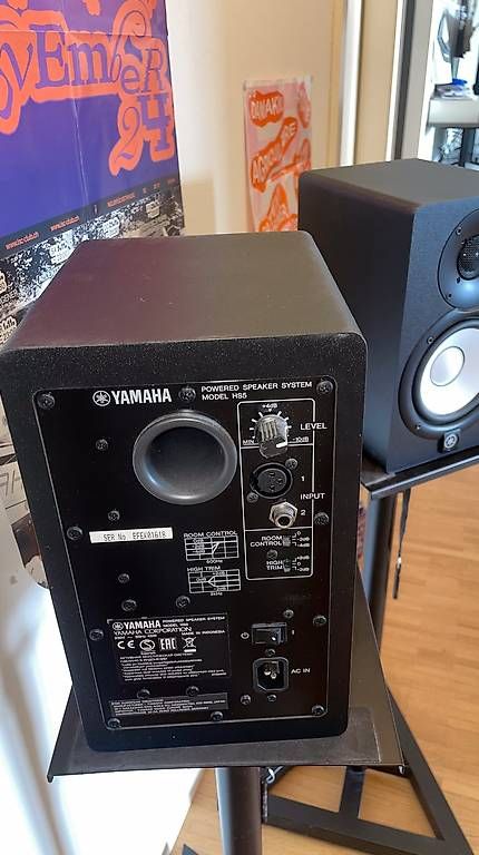Yamaha Casse acustiche: Yamaha HS 5 Stand Bundle + Focusrite Scarlett 2i2 3rd Gen – Usato da Arbedo venduto da ces_sn7w 3