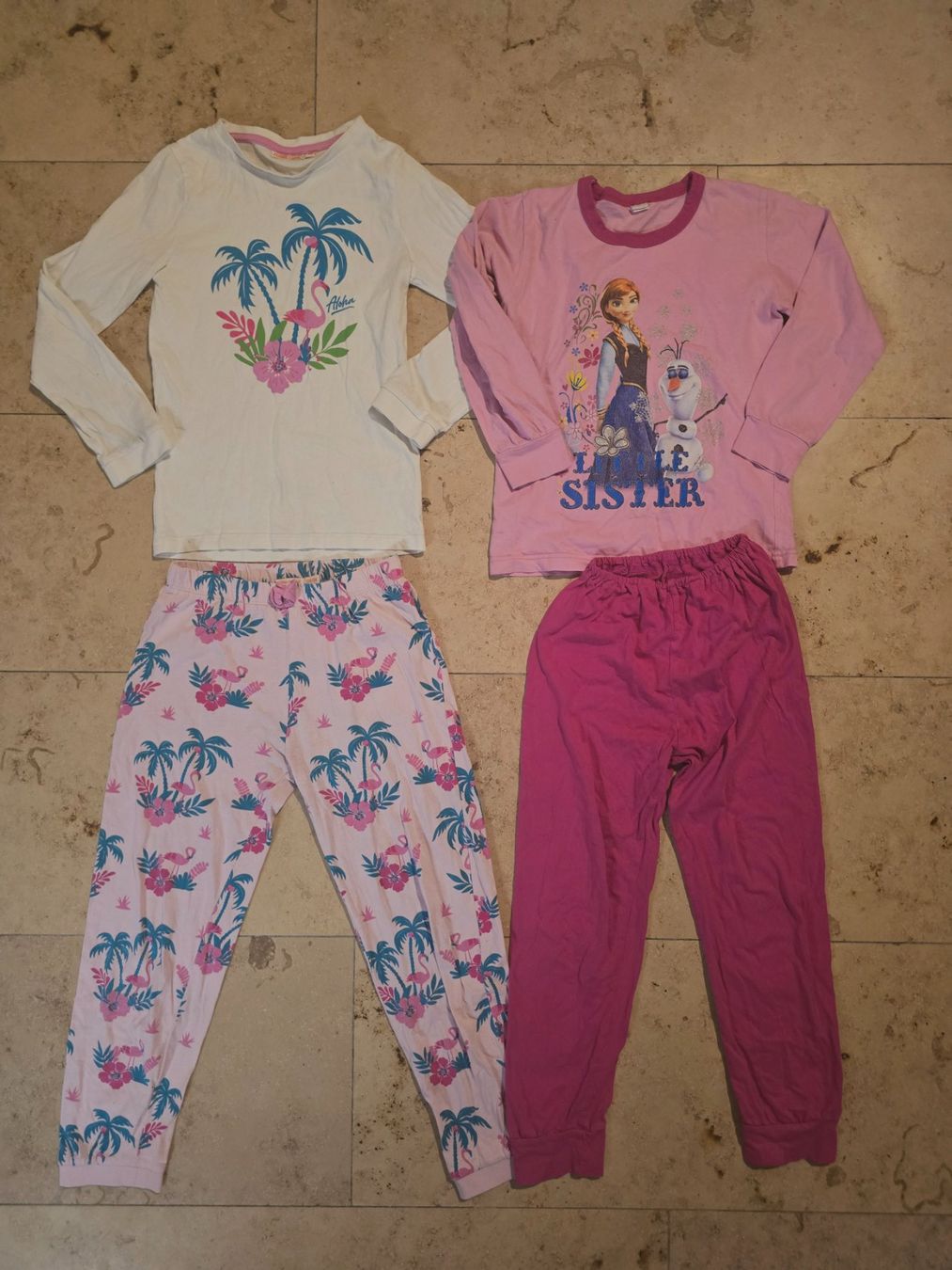 Pyjamas & Ähnliches: 2x Pyjama Set, Gr. 128/134, Top Zustand, Mädchen – Gebraucht aus Lommiswil von PositiveVibe