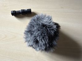 Røde VideoMic Me-L Richtmikrofon mit Fell-Windschutz
