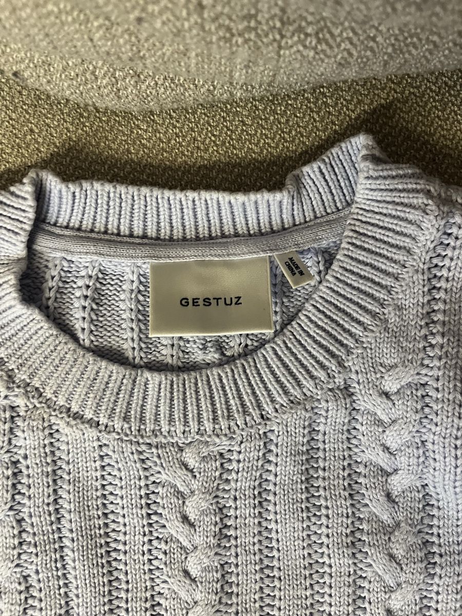 Maglioni & Felpe: Gestuz Strickpullover hellblau Zopfmuster guter Zustand – Usato da Schaffhausen venduto da juf_98r9