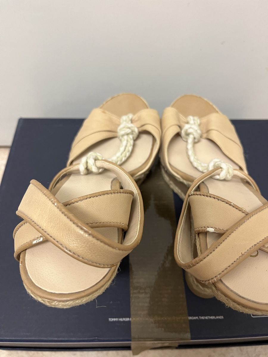 Guess Scarpe da donna: Guess Keilabsätze Grösse 39 – Usato da Teufenthal AG venduto da Nanahu 1