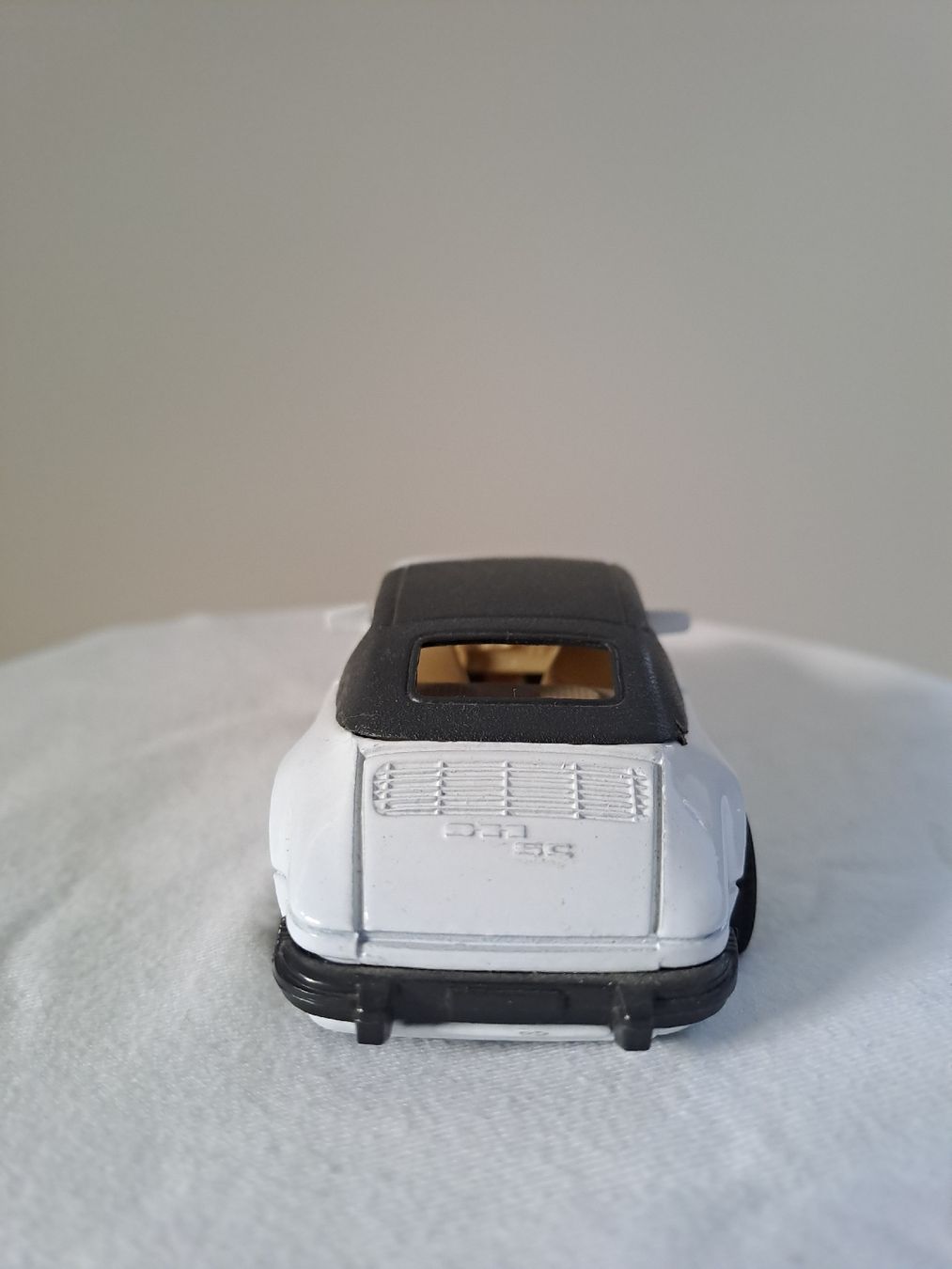 Porsche Modellautos: Porsche 911 SC Targa Modellauto in weiss – Gebraucht aus Wädenswil von FrieBro 2