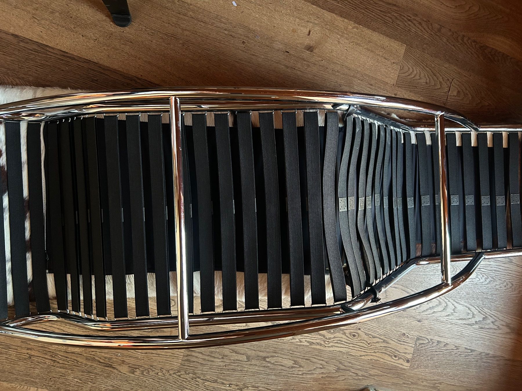 Le Corbusier Sedie a sdraio: Corbusier Liege LC4 mit Kuhfell – Usato da Burgdorf venduto da 1Erfolgreich1 2