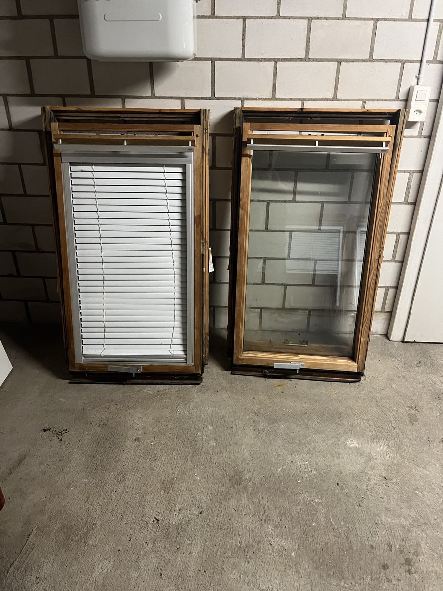 Fenster: Dachfenster Holz mit Rollo gebraucht – Gebraucht aus Zürich von j.mely