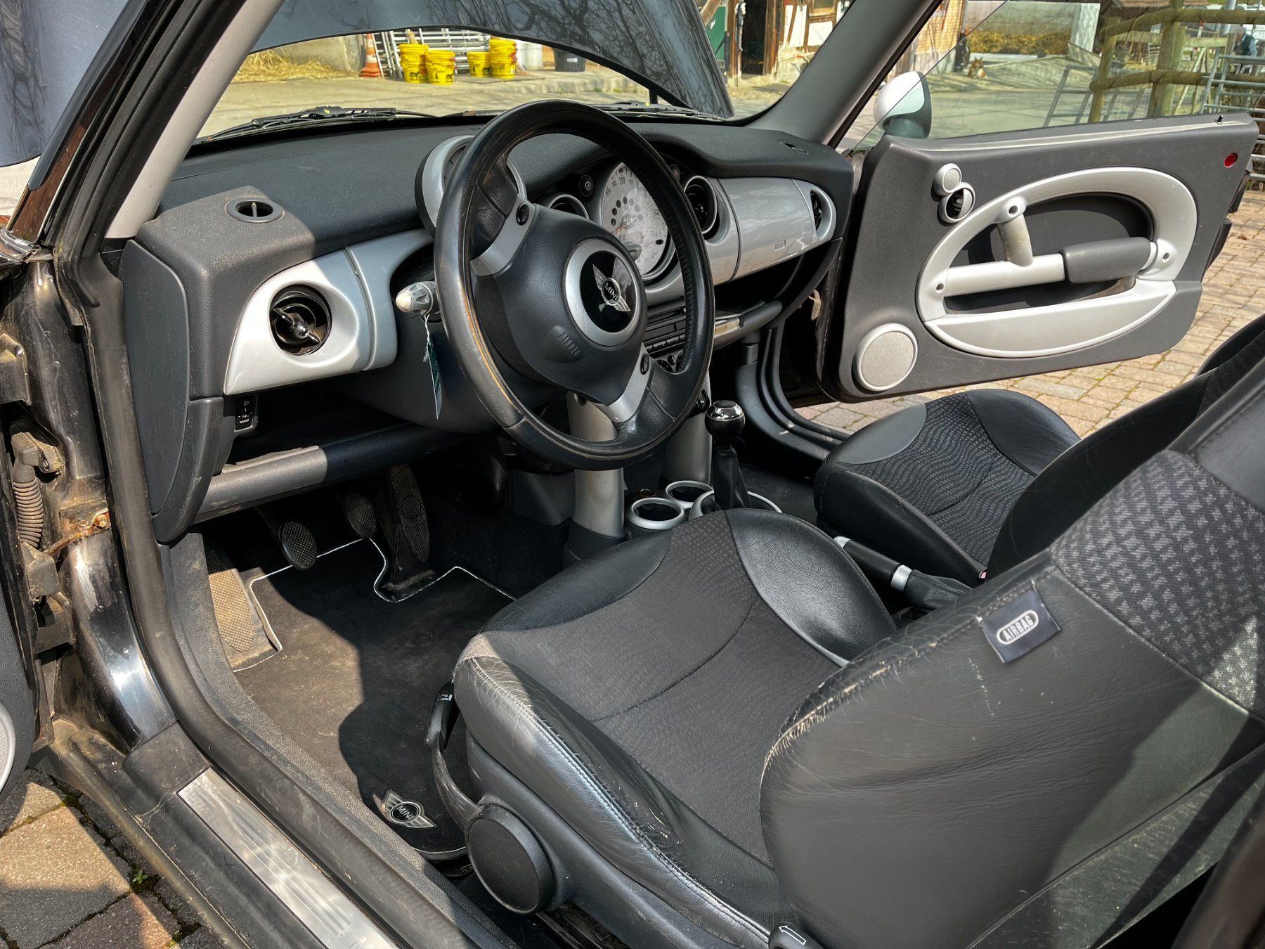Mini Automobili: Mini Cooper 1.6 Jg. 2002 – Usato da Bern venduto da 9lxp2 5