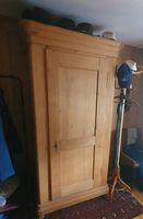 Kleiderschrank antik