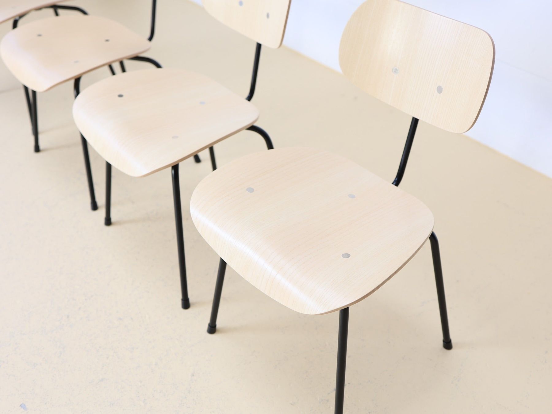 Chaises: Egon Eiermann Stuhl Wilde & Spieth | Beige – Neuf avec emballage d'origine à Meinisberg par atelier_TILIJA 3
