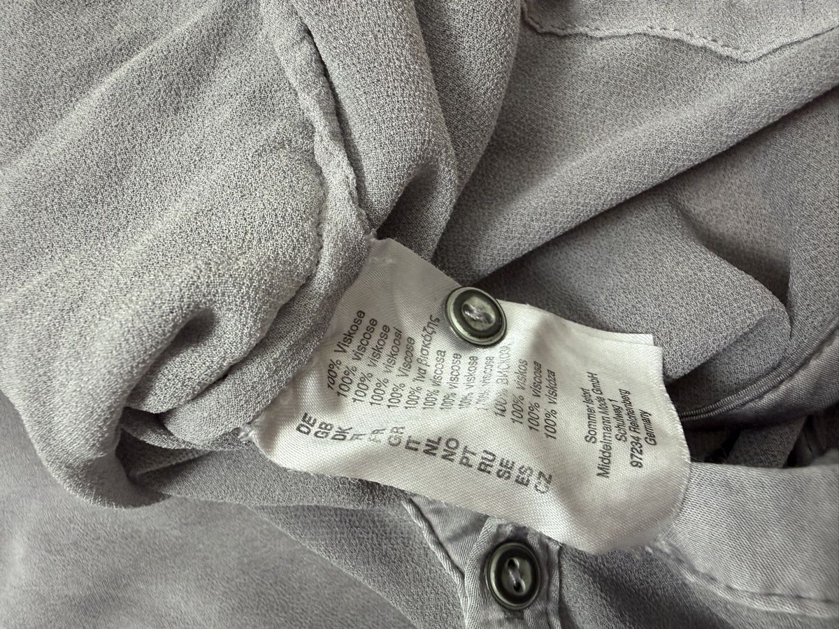 Camicette: Short Sleeve Blouse Size 38 Grey Button Up – Usato da Knonau venduto da Grapesvintage 6