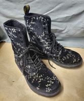 Dr. Martens Boots schwarz Blumenmuster 