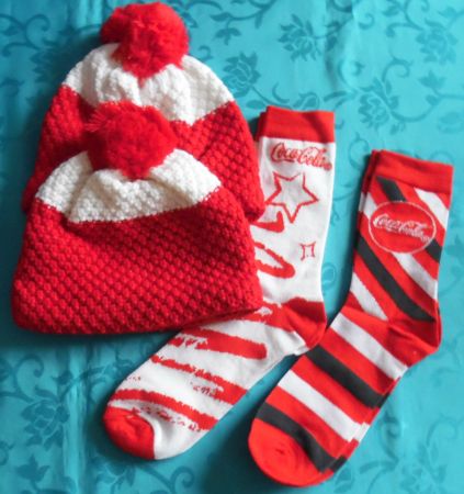 Für Sammler. Coca Cola - Banie-Mützen+Socken