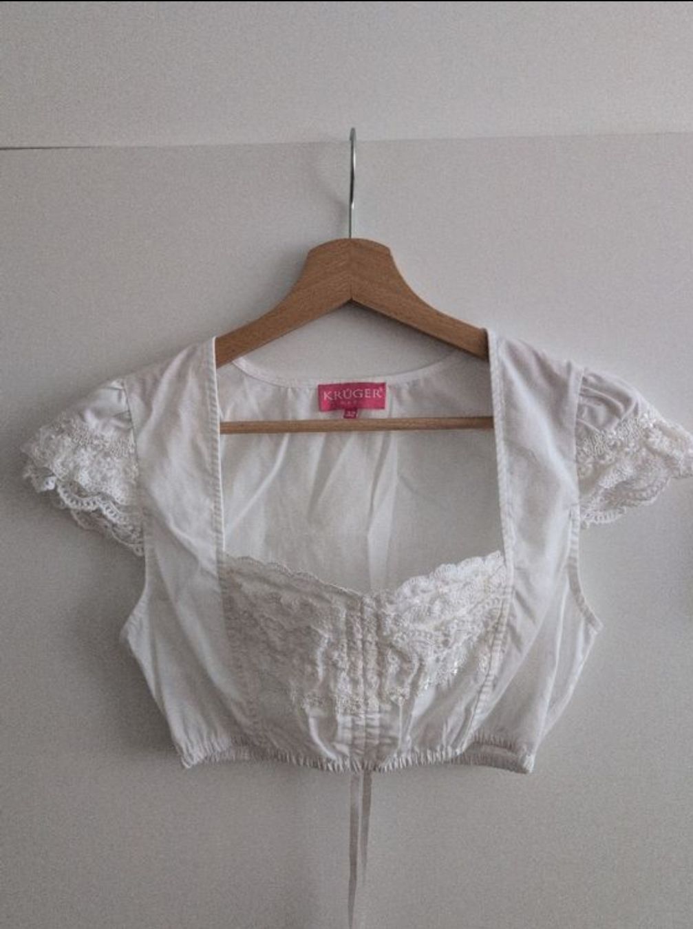 Costumes: Krüger Dirndl mit Bluse – D'occasion à Grüningen par selinasearching 1
