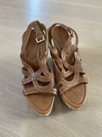 Neuwertiger brauner Sommer Pumps Marke Eva Turner Grösse 37