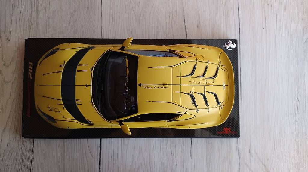 Ferrari Modellini d'auto: Ferrari 1/18 – Nuovo e nell'imballaggio originale da Ostermundigen venduto da nikcal