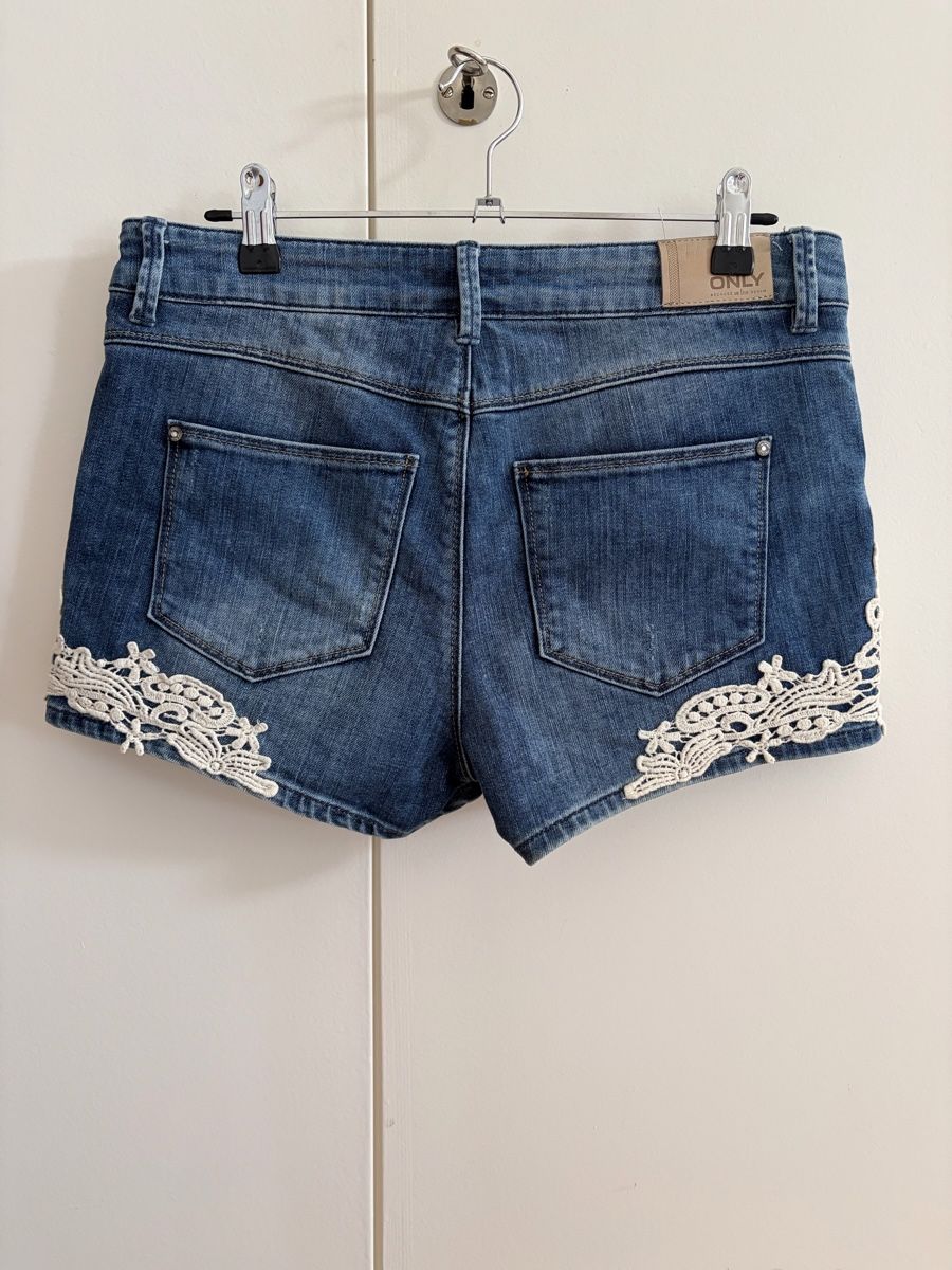 Only Jeans: short jeans et dentelle ONLY – Nuovo (secondo la descrizione) da Le Noirmont venduto da Fanny_ 1