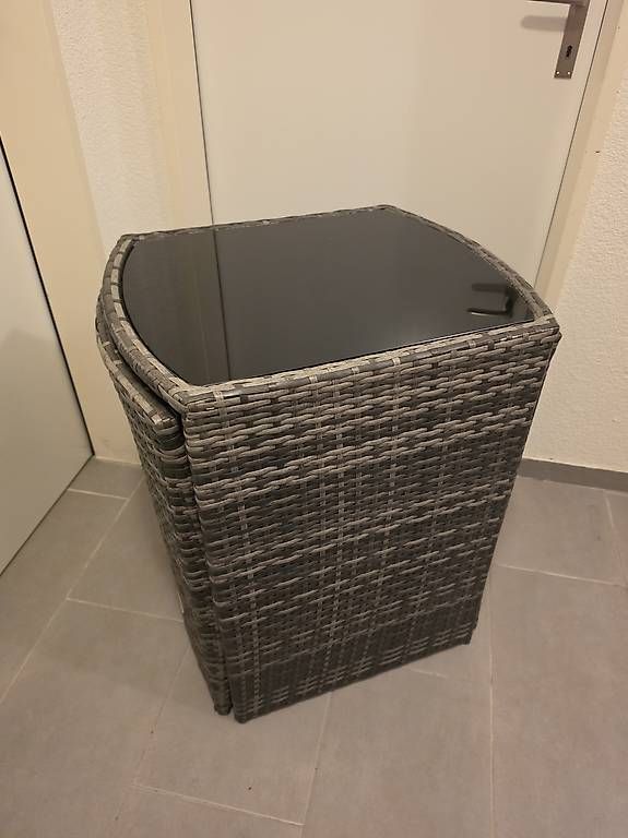 Tischset: Balkonmöbel-Set mit 2 Stühlen  platzsparend – Gebraucht aus Hendschiken von Jessi-Nixon1319 2